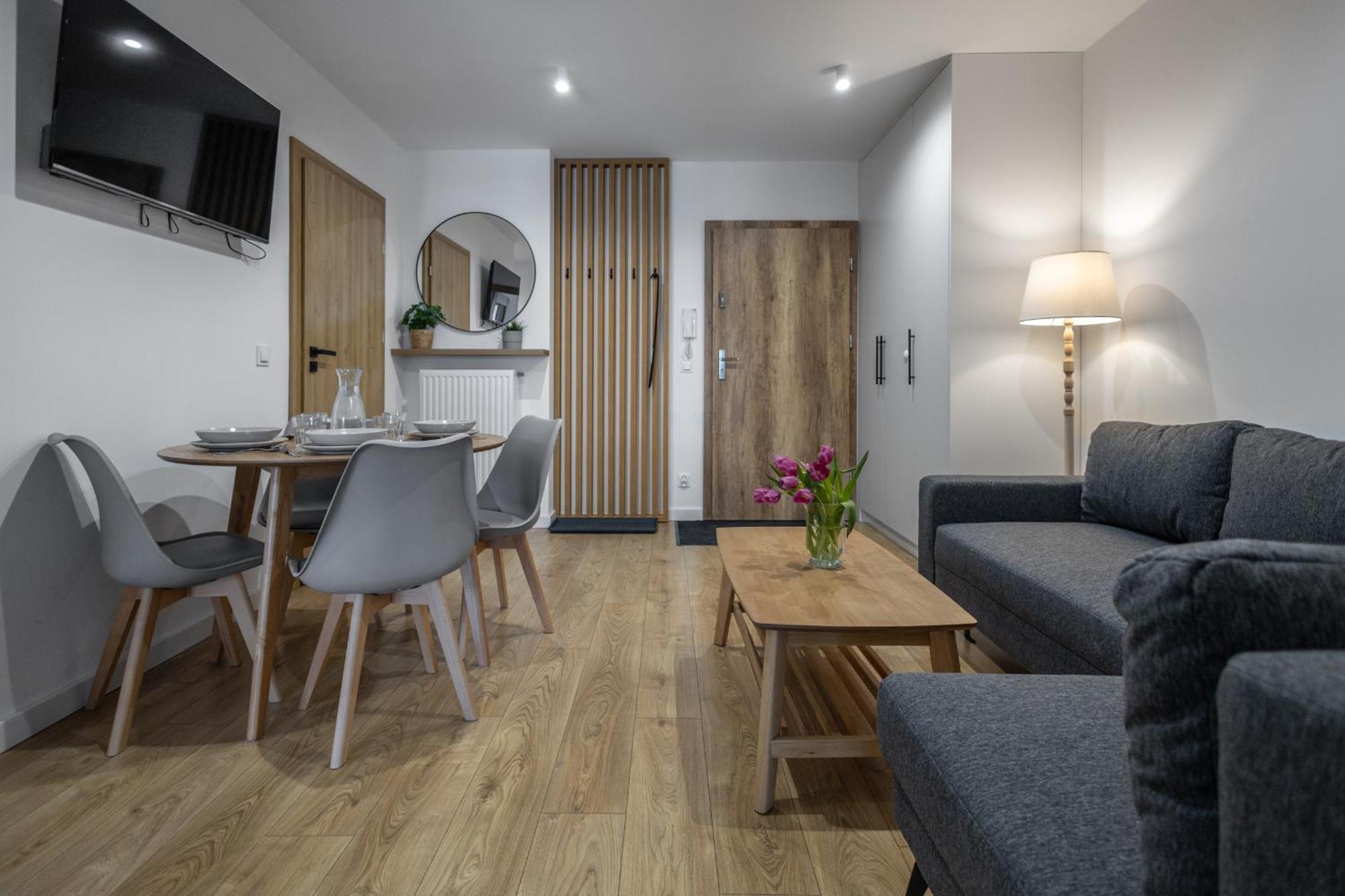 Gold Apartments Cicha 12 - Centrum - Dwie Sypialnie I Parking Krynica Zdroj Buitenkant foto